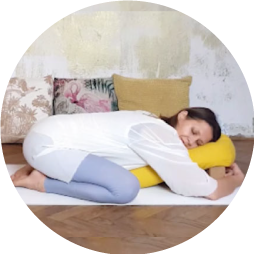 Yoga video for better sleep to practise yoga online with best yoga teacher Lucie Konigova.